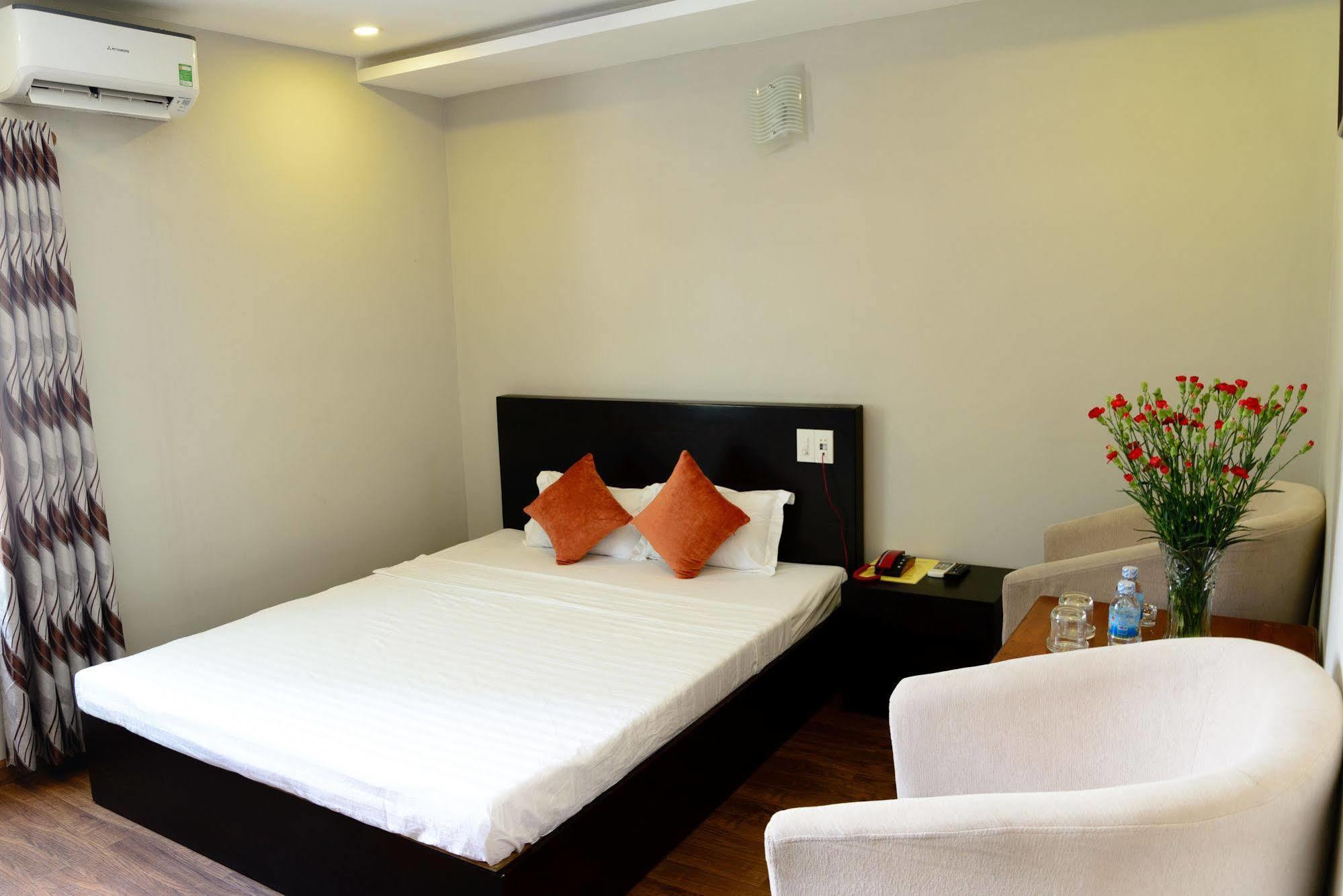 Cosmos Hotel Nha Trang By Ht Exterior foto